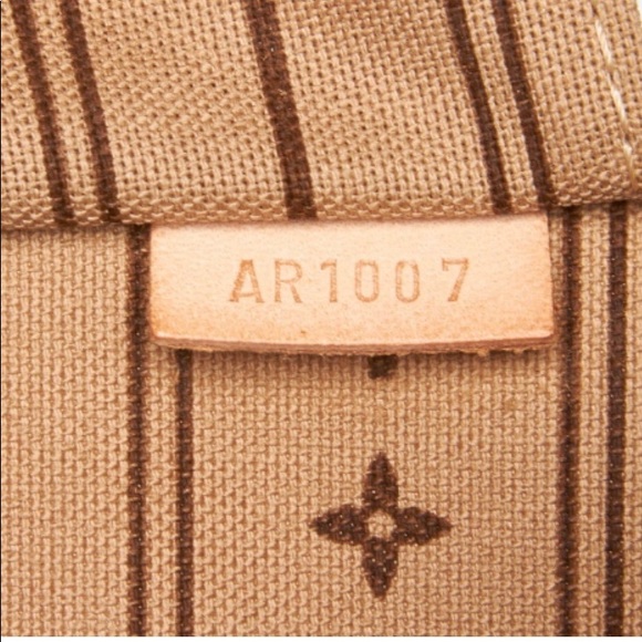 MONOGRAM NEVERFULL MM - Picture 5 of 5